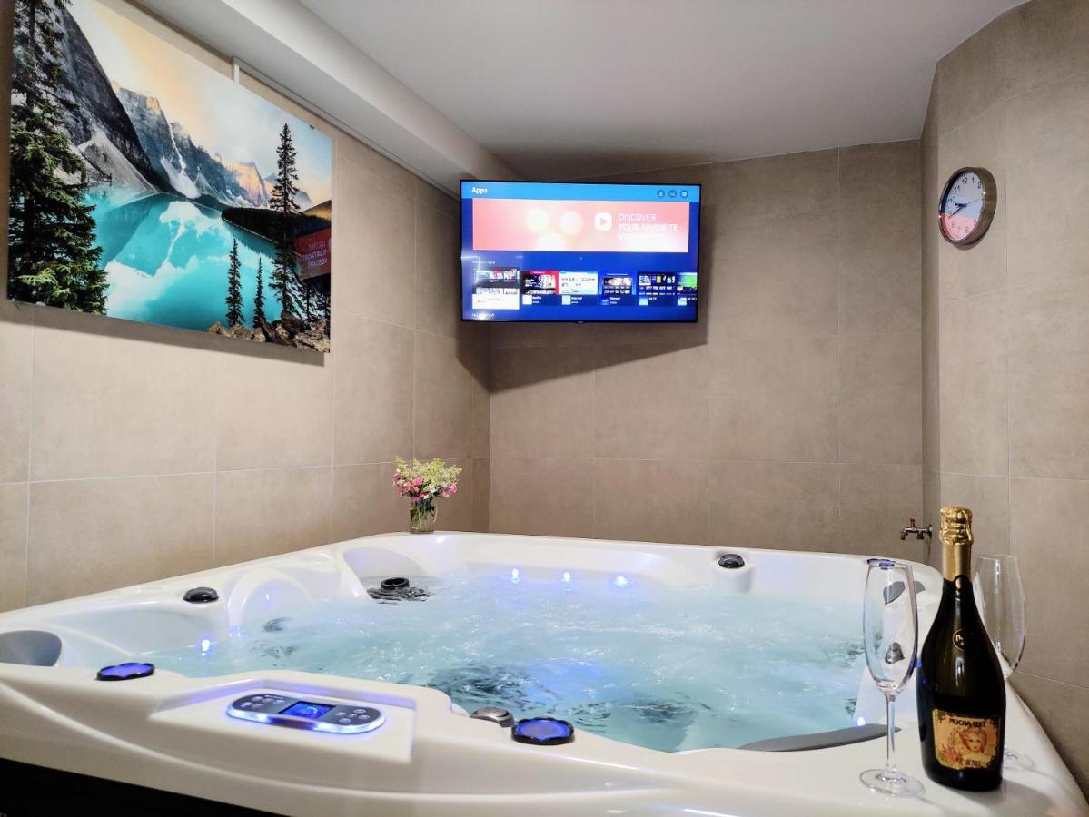 Grand Spa Harrachov - Wellness Luxusni Apartman S Velkou Virivkou, Saunou, Kuchyni A Venkovnim Posezenim V Centru Harrachova Exterior photo
