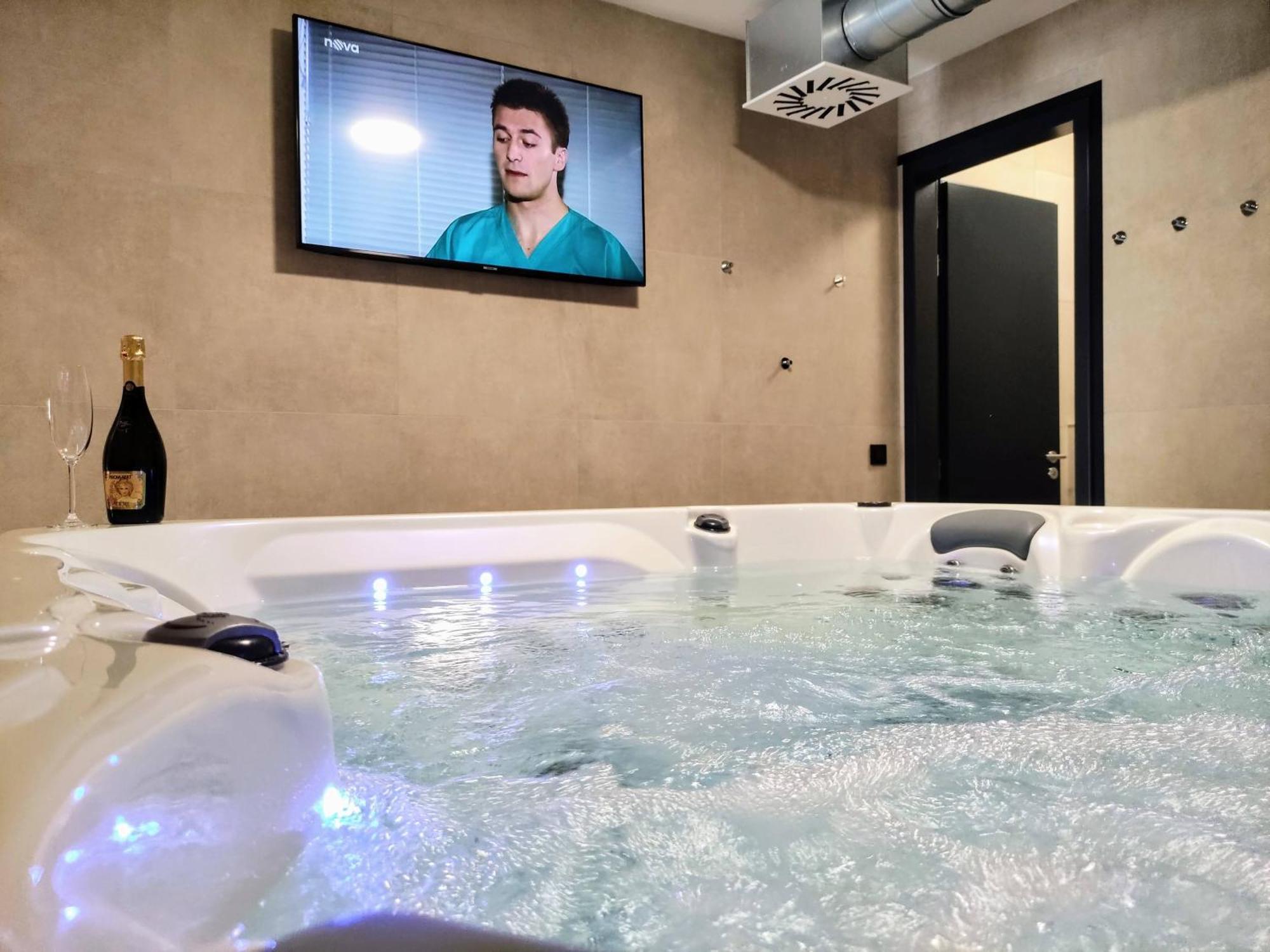 Grand Spa Harrachov - Wellness Luxusni Apartman S Velkou Virivkou, Saunou, Kuchyni A Venkovnim Posezenim V Centru Harrachova Room photo